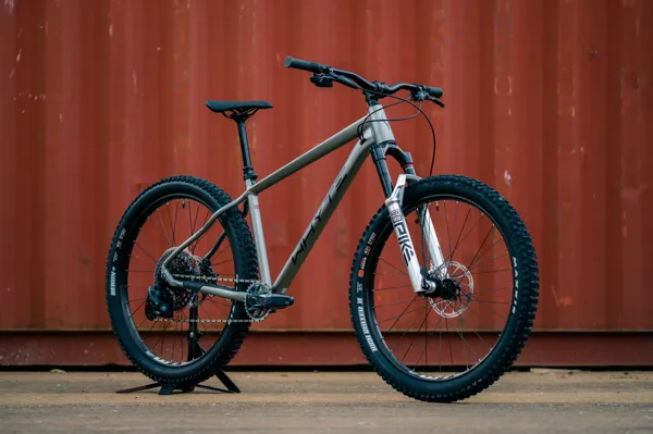 Built for the UK, save big on aggressive Hardtails & E-Bikes.