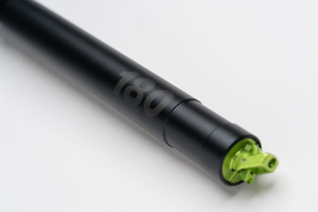 OneUp-Dropper-Seatpost-V3