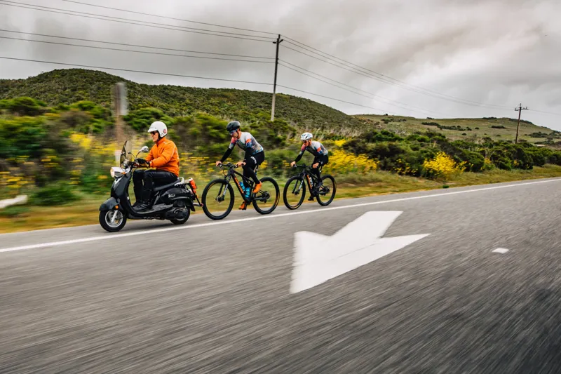 Santa Cruz Blur CC XX1 AXS RSV 29er Mountain Bike 2022 Sockeye Salmon-2