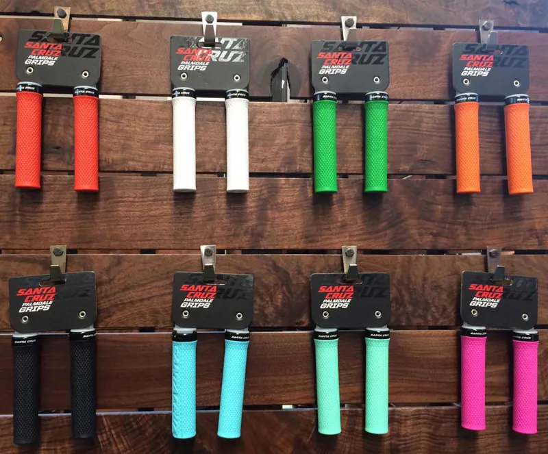 Santa Cruz Palmdale Lock On Grips Light Blue-2