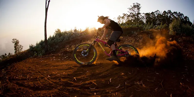 Santa Cruz Bronson 2 Carbon CC XT 650b Mountain Bike 2016 Magenta/Yell-3