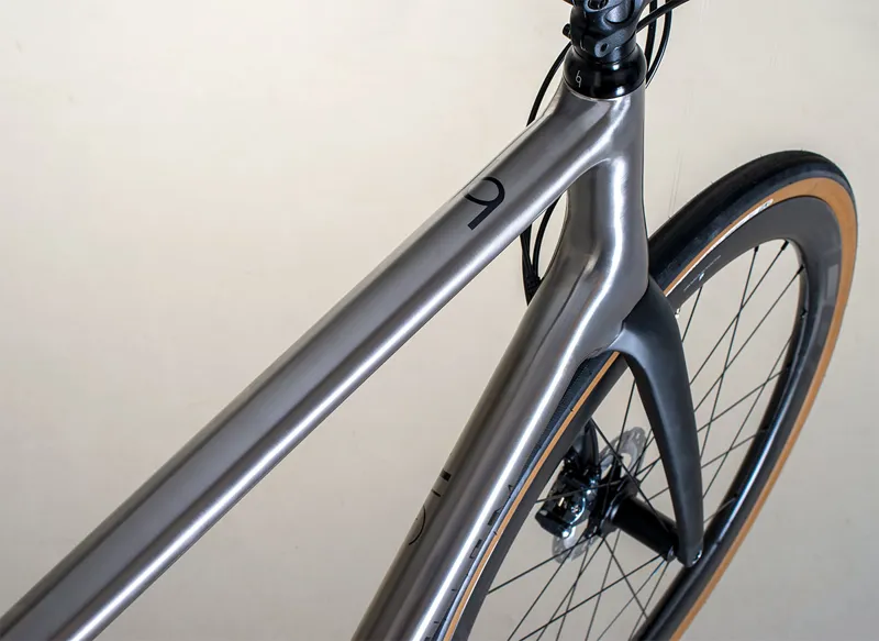 J.Guillem Orient Shimano 105 Disc Road Bike 2021 Raw Titanium/Black -3