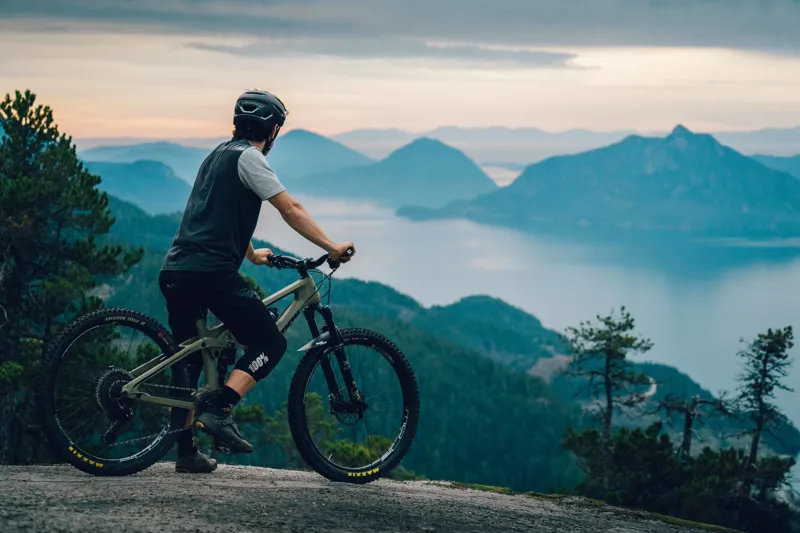 Transition Scout GX Carbon 27.5 Mountain Bike 2020 Olive Green-3