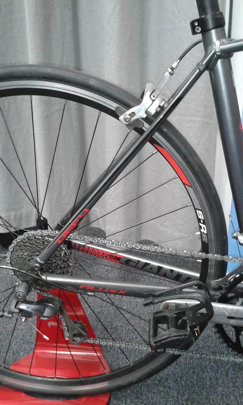 2nd Hand Giant Defy 5 Mountain Bike 14 Medium Charcoal Red