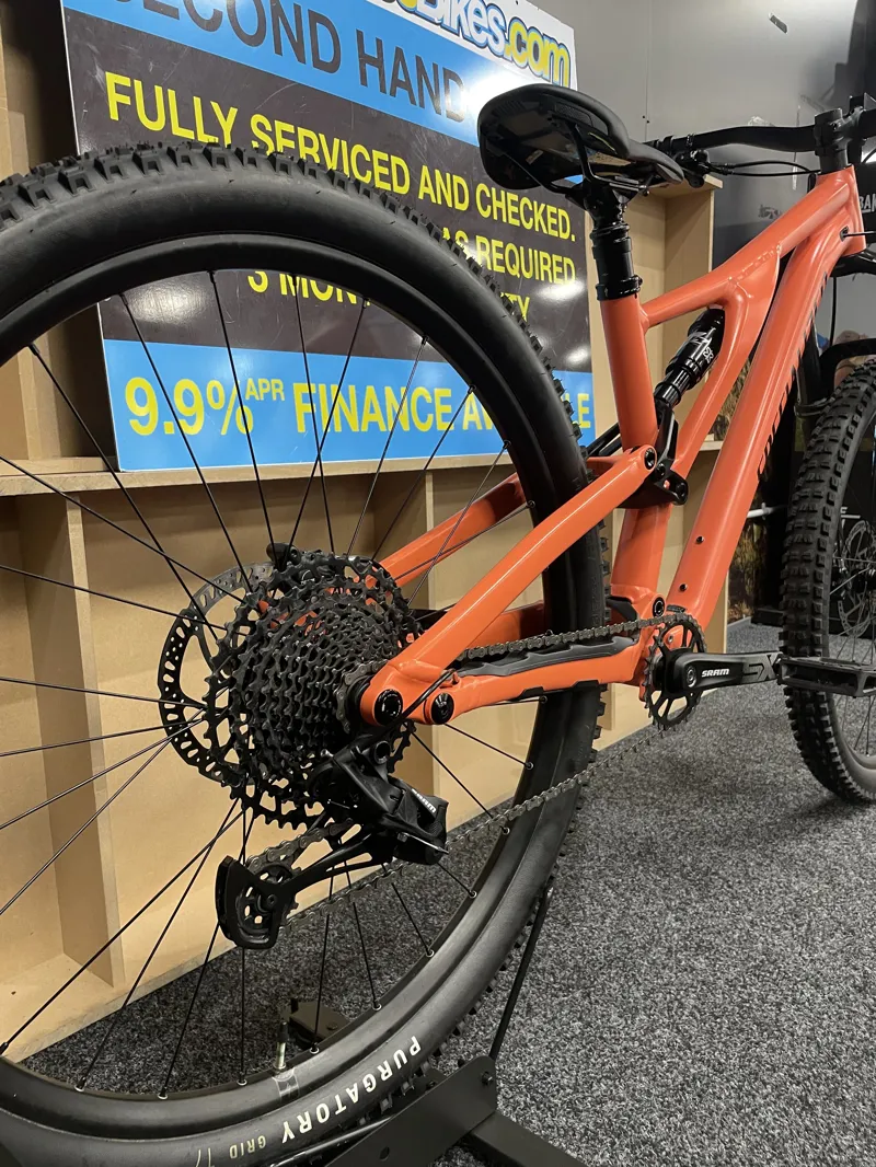 2nd Hand 22 Specialized Stumpjumper Alloy S3 2022 Satin Blaze/Black-2