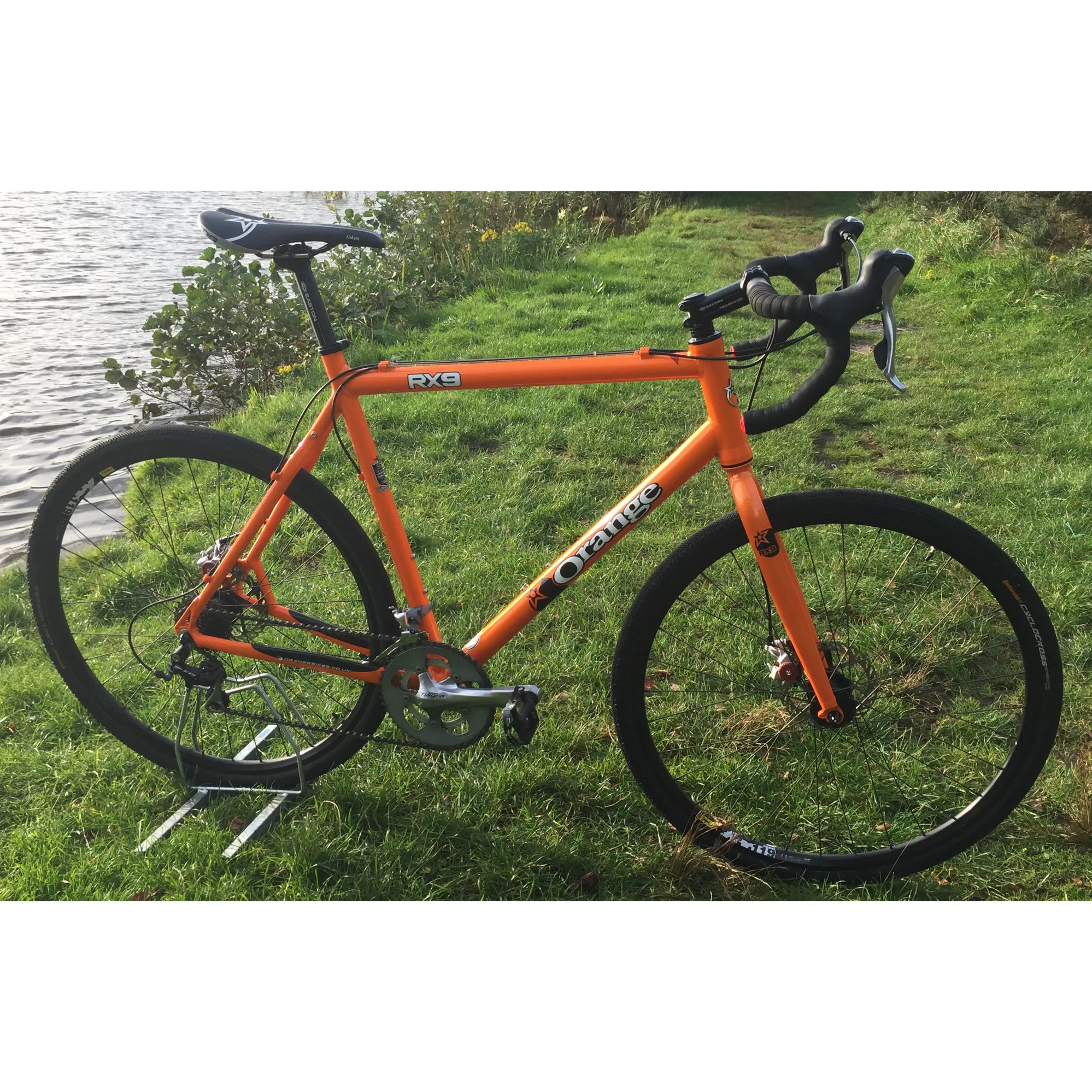 Pince de Selle URSUS 37.0ø Noir - Design en Aluminium Durable URSUS Pince de Selle URSUS 37.0ø Noir - Design en Aluminium Durable URSUS