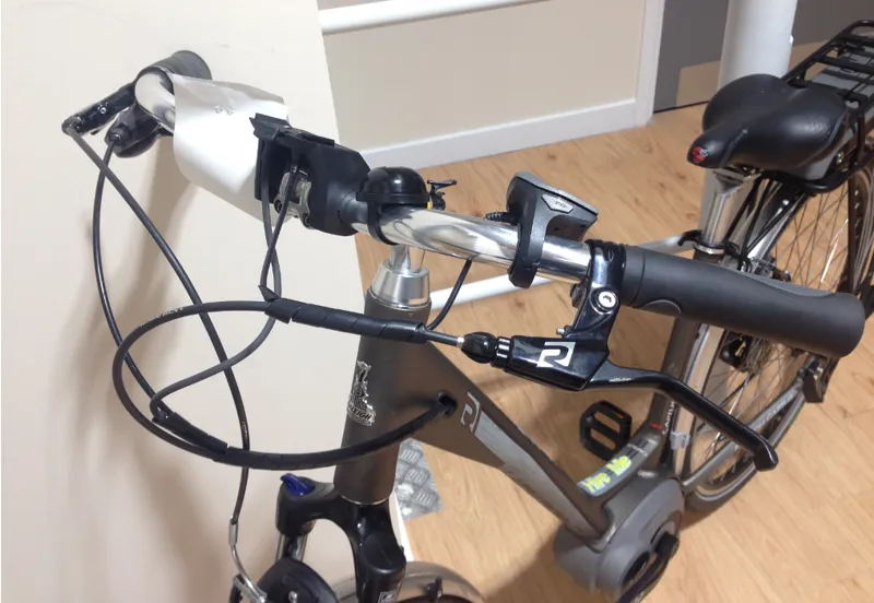 Ex Hire Raleigh Captus Low Step Electric Bike 2016 18 inch Silver-2