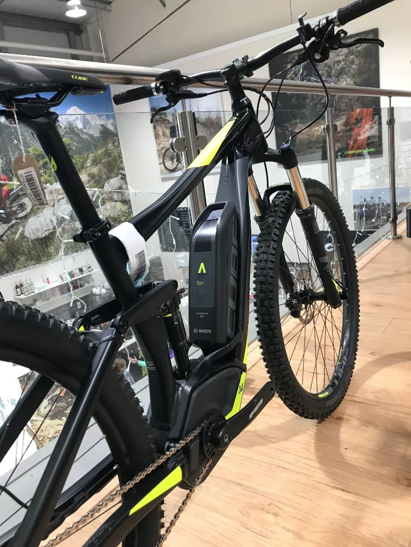 Ex Demo Cube Stereo Hybrid 120 HPA Pro 400 2017 19 inch Black/Yellow-1