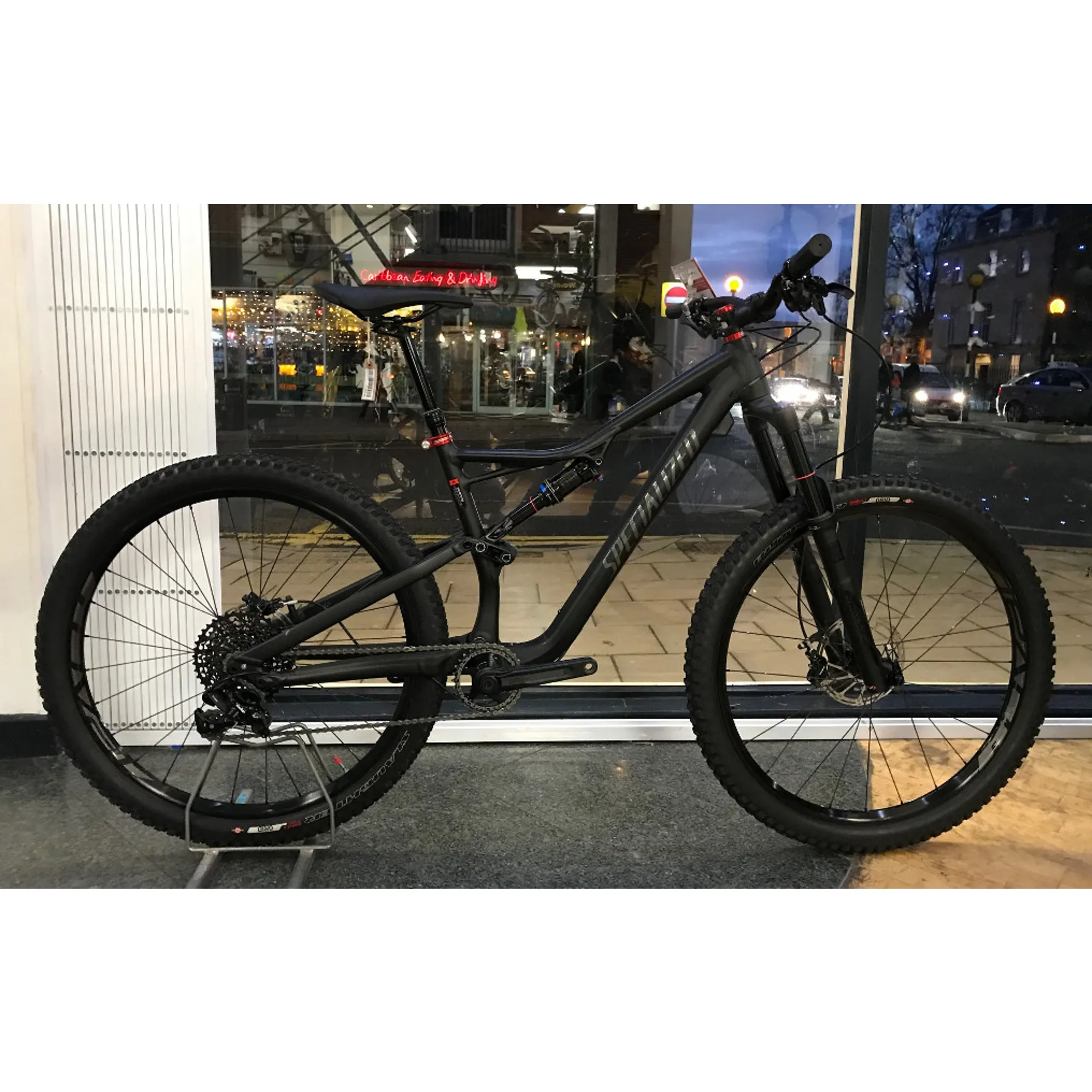 2nd Hand Specialized Stumpjumper Comp Mountain Bike 2017 Medium