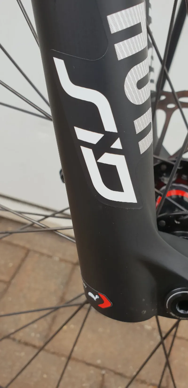 Second Hand Santa Cruz Highball C R 27.5 Large Carbon/White-3