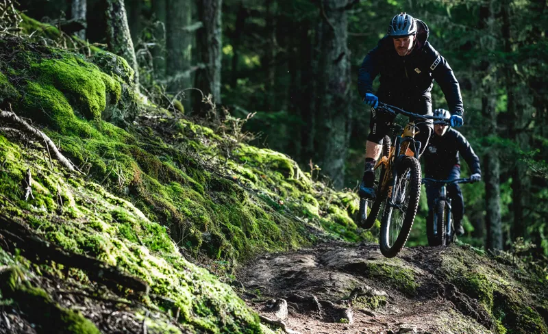 Transition Sentinel XT 29er Carbon Mountain Bike 2022 Titanium Grey-2