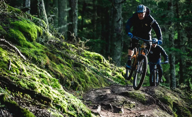 Transition Sentinel XO1 Eagle 29er Carbon Mountain Bike 2022 Loam Gold-1