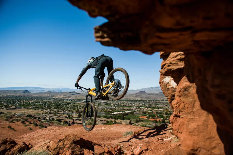 Specialized Kenevo SL Expert Carbon 29er Electric Bike 2022 Yellow-7