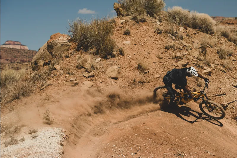 Specialized Kenevo SL Expert Carbon 29er Electric Bike 2022 Yellow-9