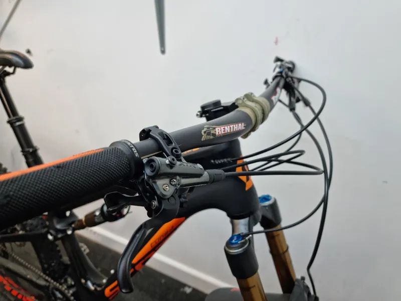 2nd Hand Scott Genius LT 700 650b Tuned Mountain Bike Large 2015 Black/Orange-1