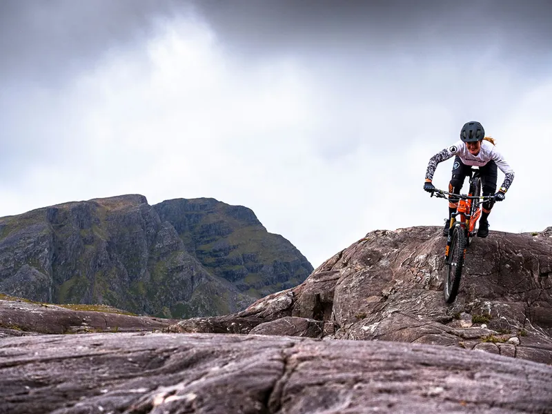 Endura MT500 Marble Womens LS Jersey LTD White-4