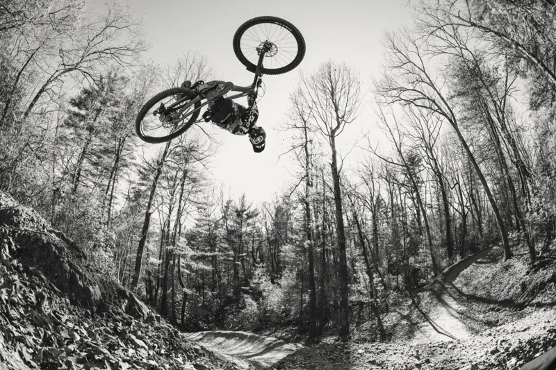 Cannondale Jekyll 2 Carbon 29 Deore 12Spd Mountain Bike 2022 Graphite	-6