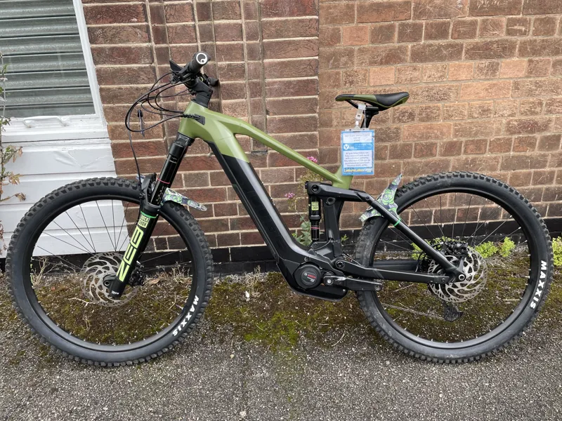 Second Hand Cube Stereo Hybrid 160 HPC SL 625 18in 2021 Olive/Black -1
