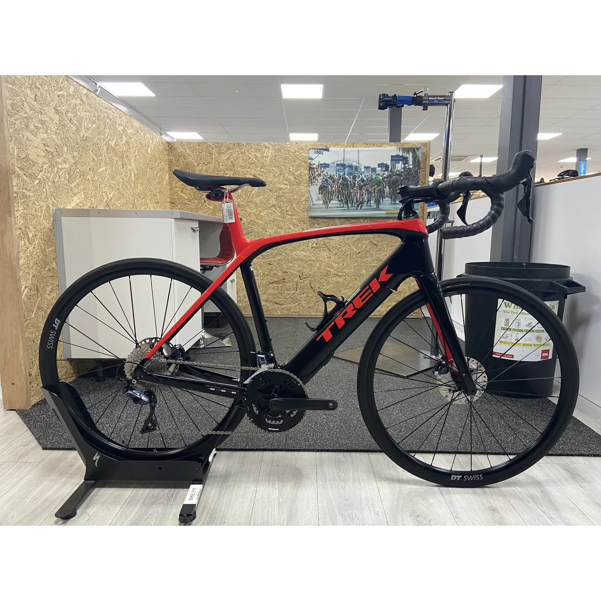 Ex Demo Trek Domane LT 56 2021 Radioactive Red/Trek Black