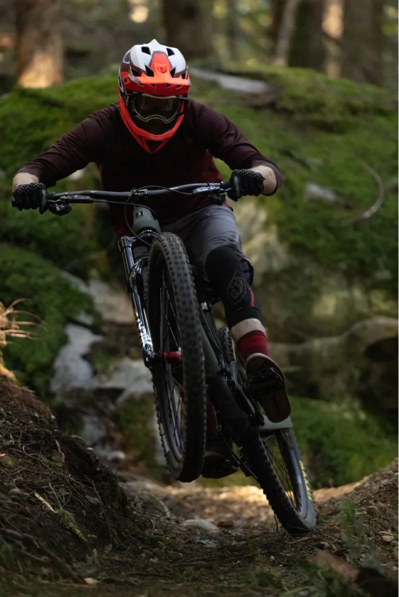 Troy Lee Designs Stage MIPS Full Face Helmet Valance Red-11