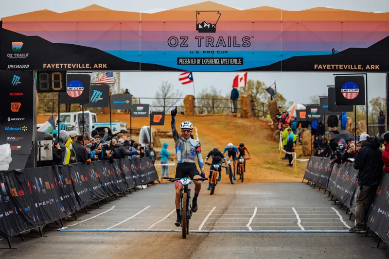 Santa Cruz Blur C R TR 29er Mountain Bike 2022  Sockeye Salmon-1