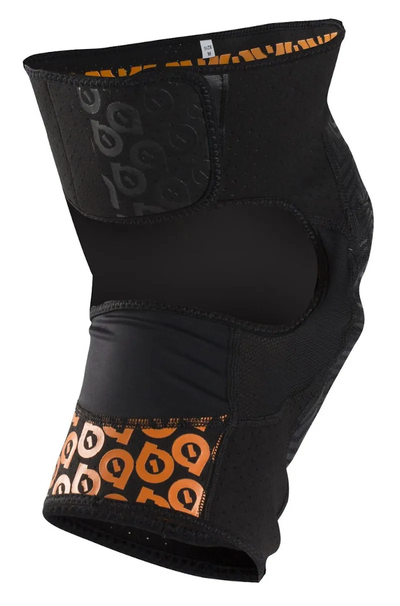 661 Comp AM Knee Pad Black-1