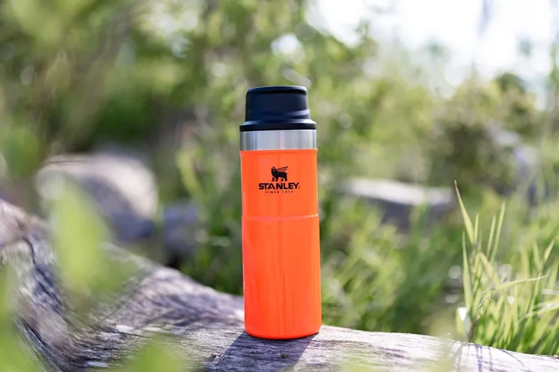 Stanley Classic Trigger-Action 400ml Travel Mug Blaze Orange-4