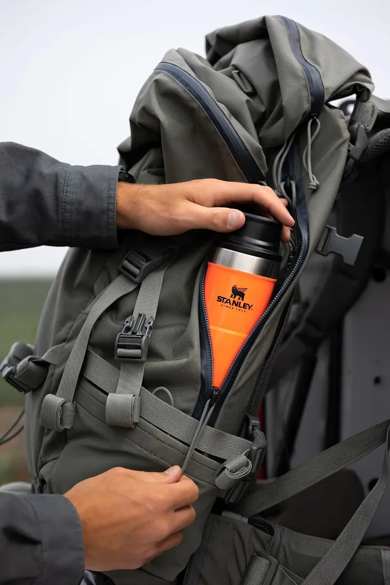 Stanley Classic Trigger-Action 400ml Travel Mug Blaze Orange-3