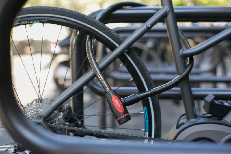 Master Lock Armoured Cable Key Lock 18mm x 1m Smoke-1