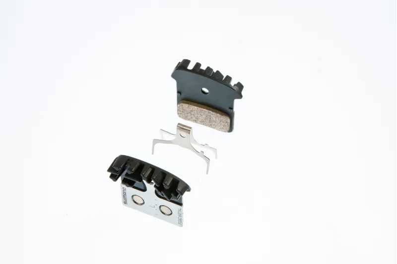 Shimano M985 Metal Brake Pad with Cooling Fin and Spring