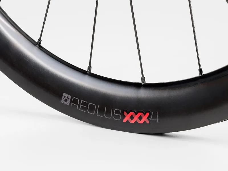 Bontrager Aeolus XXX 4 700C TLR Disc Clincher Carbon Road Wheel Black/Red-2