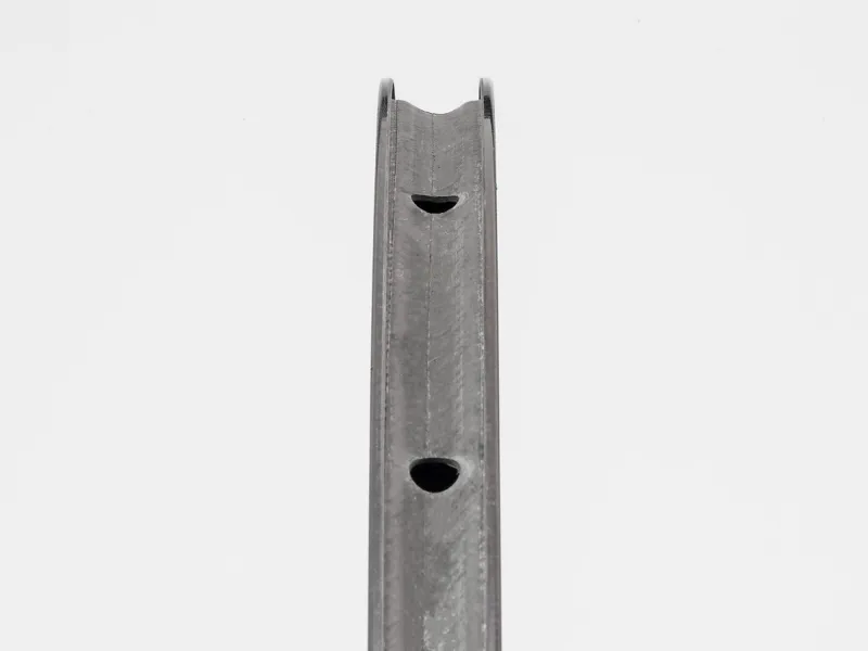 Bontrager Aeolus XXX 4 700C TLR Clincher Carbon Road Wheel Black/Red-8