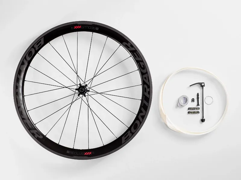 Bontrager Aeolus XXX 4 700C TLR Clincher Carbon Road Wheel Black/Red-9
