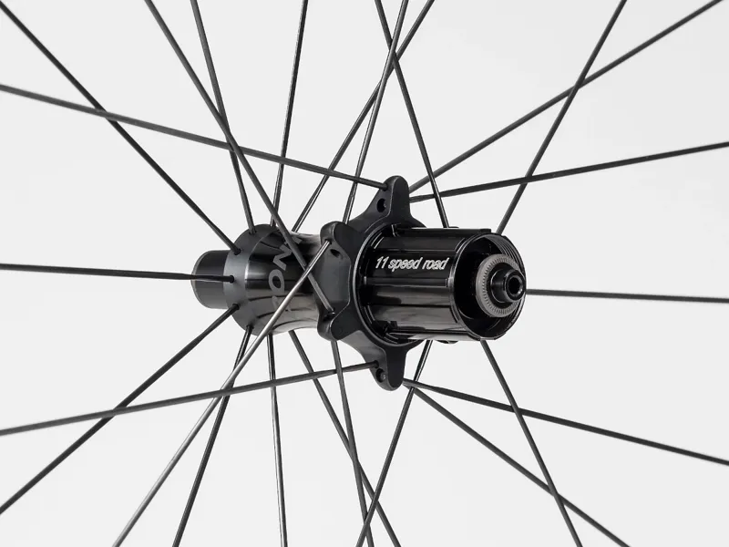 Bontrager Aeolus XXX 6 700C TLR Clincher Carbon Road Wheel Black/Red-6