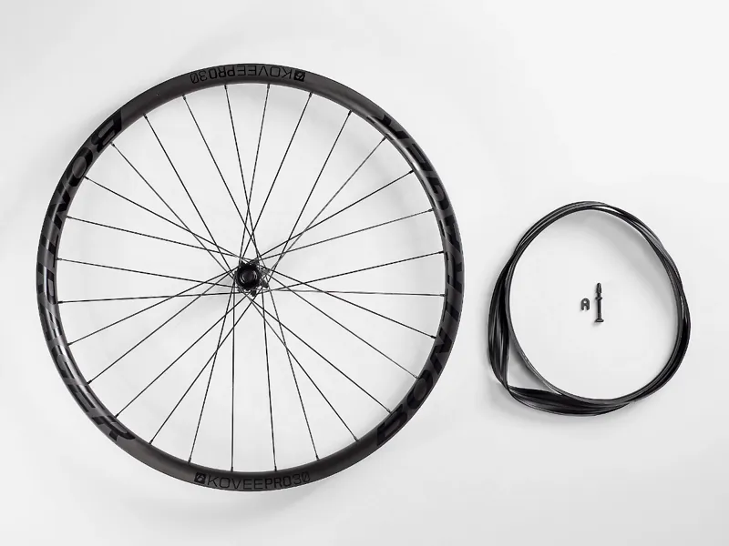 Bontrager Kovee Pro 30 TLR Boost 29er MTB Wheels Black/Dark Grey-4
