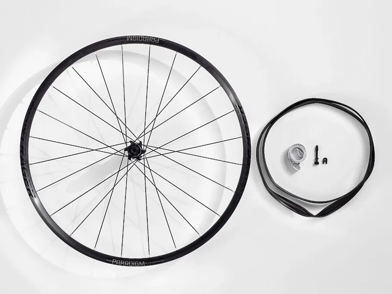 Bontrager Paradigm Comp TLR 700c Disc Road Wheel Black/Anthracite-9