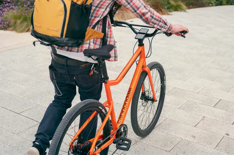 Cannondale Treadwell 3 Ltd Disc Hybrid Bike 2022 Highlighter Fade-3