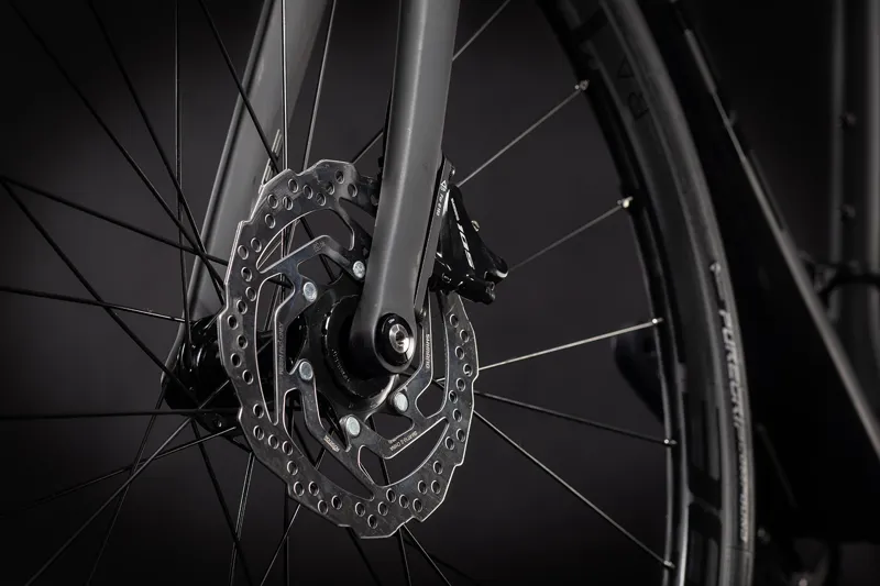 Cube Attain GTC Race 105 Carbon Disc Road Bike 2021 Carbon/Flashyellow-1