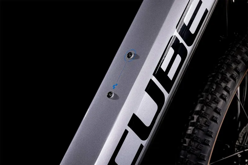 Cube Reaction Hybrid Performance 625 Electric Bike 2022 Silver/Blue-4