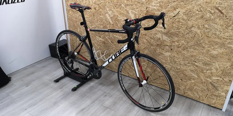 Second Hand Cube Attain SL Road Bike 2012 58cm Red/Black/White-1