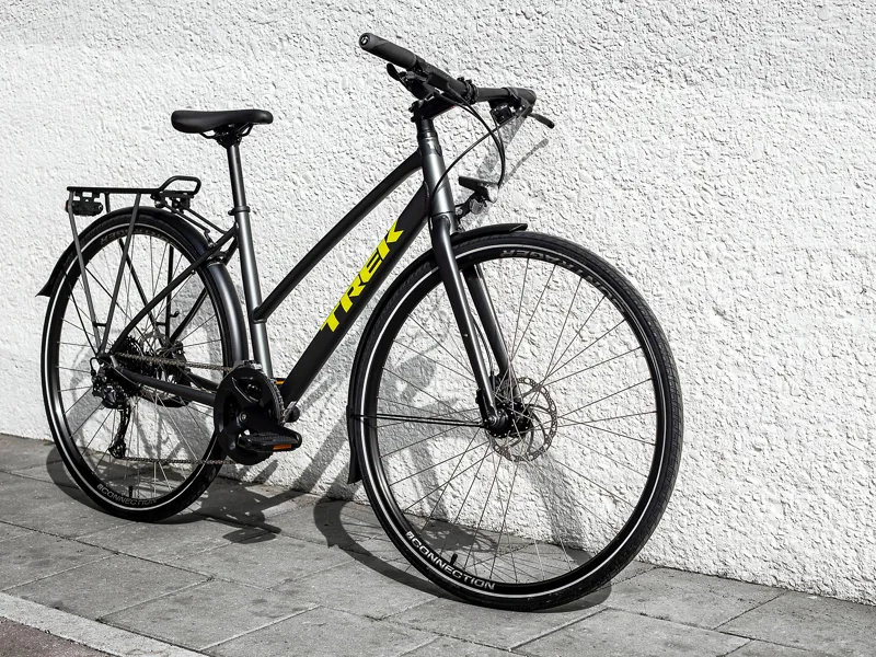 Trek FX 2 Disc Stagger Hybrid Bike 2022 