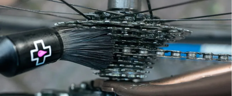 Muc-Off Drivetrain Detailing Brush Black-3