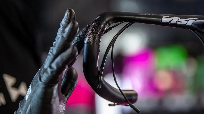 Muc-Off Carbon Gripper 75g-3