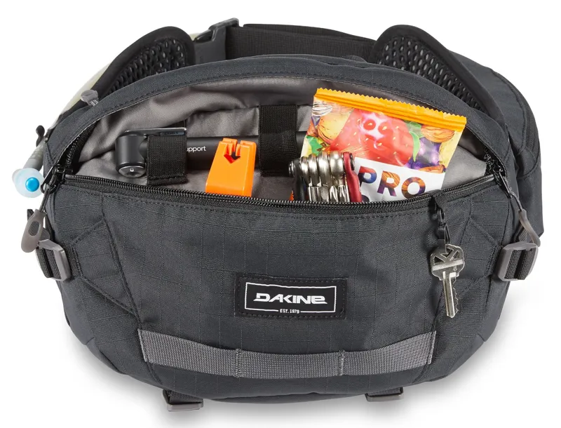 Dakine Hot Laps 5L Lumbar Pack Black-6