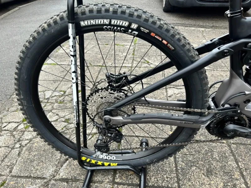 2nd Hand Orbea Wild FS H10 S/M Electric Mountain Bike 2022 Silver/Black-4