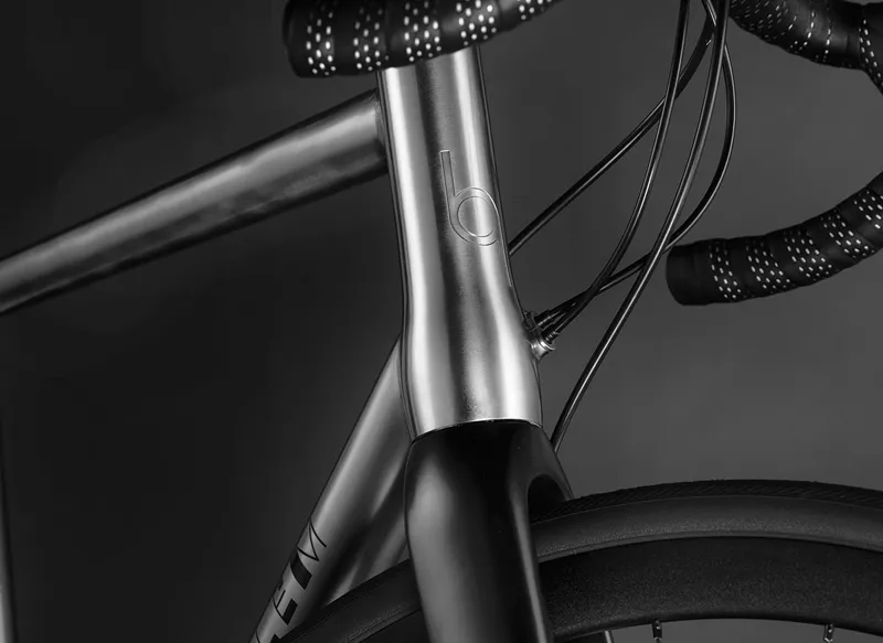 J.Guillem Orient Shimano 105 Disc Road Bike 2021 Raw Titanium/Black -4