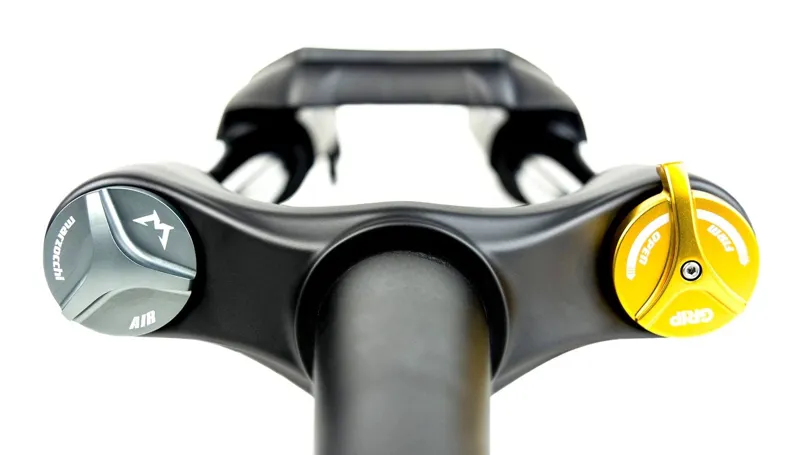 Marzocchi Bomber Z1 GRIP 27.5 44mm Offset Sweep-Adj Tapered Fork Black-3