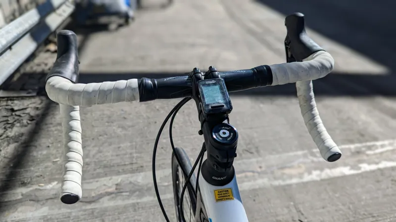 2ndHand Giant Defy 2 Large Road Bike 2016 White/Black-3