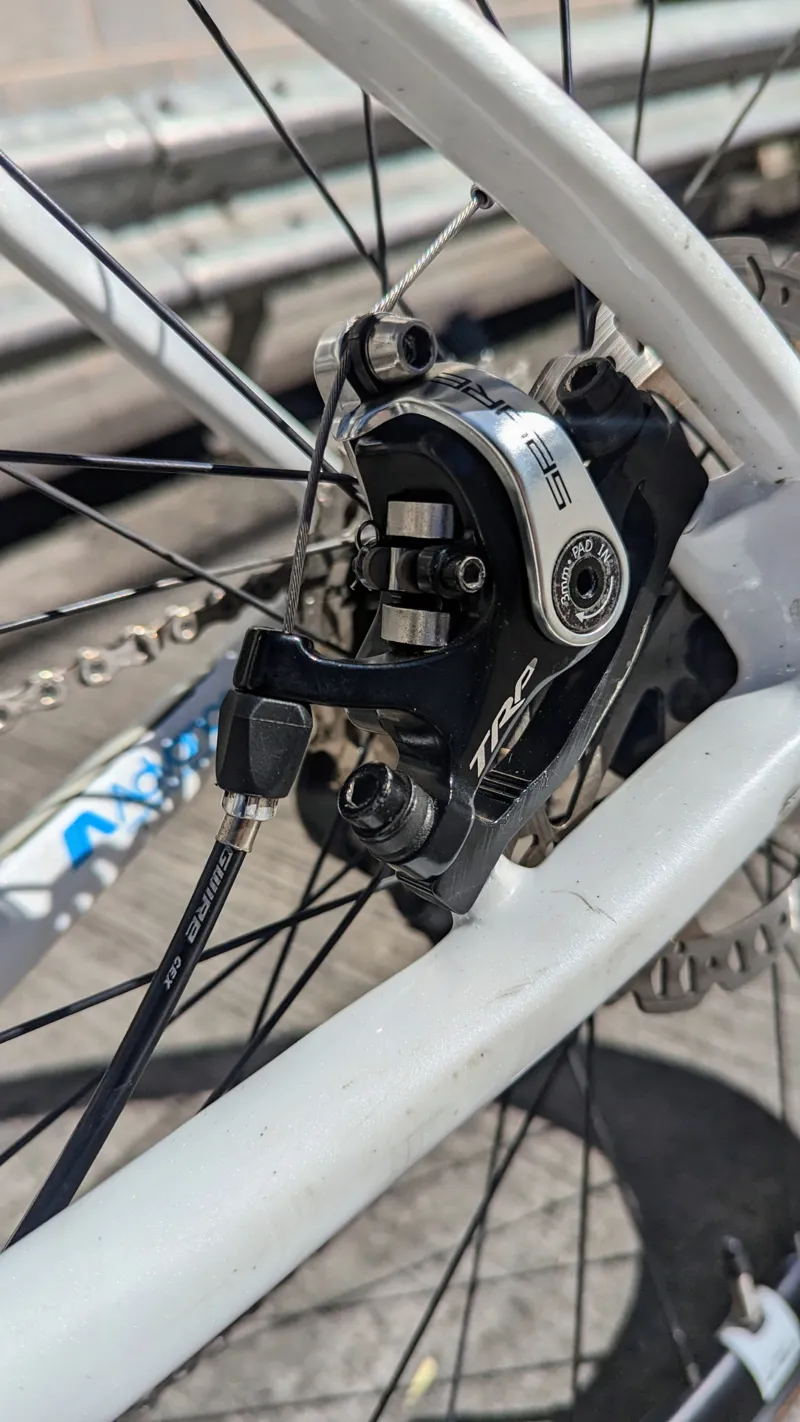 2ndHand Giant Defy 2 Large Road Bike 2016 White/Black-2