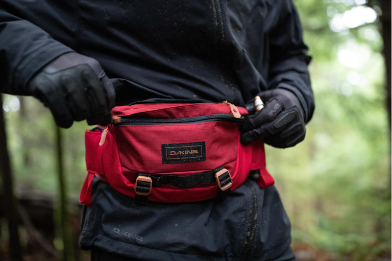 Dakine Hot Laps 2L Lumbar Pack Deep Red-3